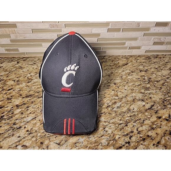 Adidas Cincinnati Bearcats Cap Hat Size L/XL NCAA College Football - Picture 1 of 9